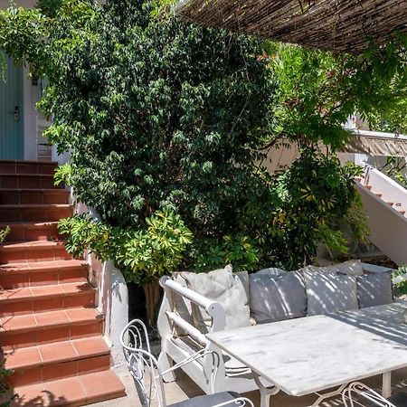 Odyssey Suites Poros Town Zewnętrze zdjęcie
