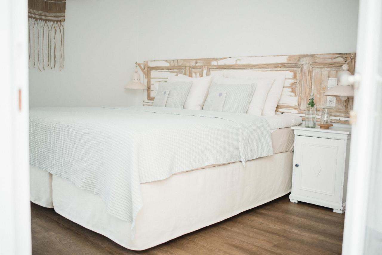 Odyssey Suites Poros Town Zewnętrze zdjęcie