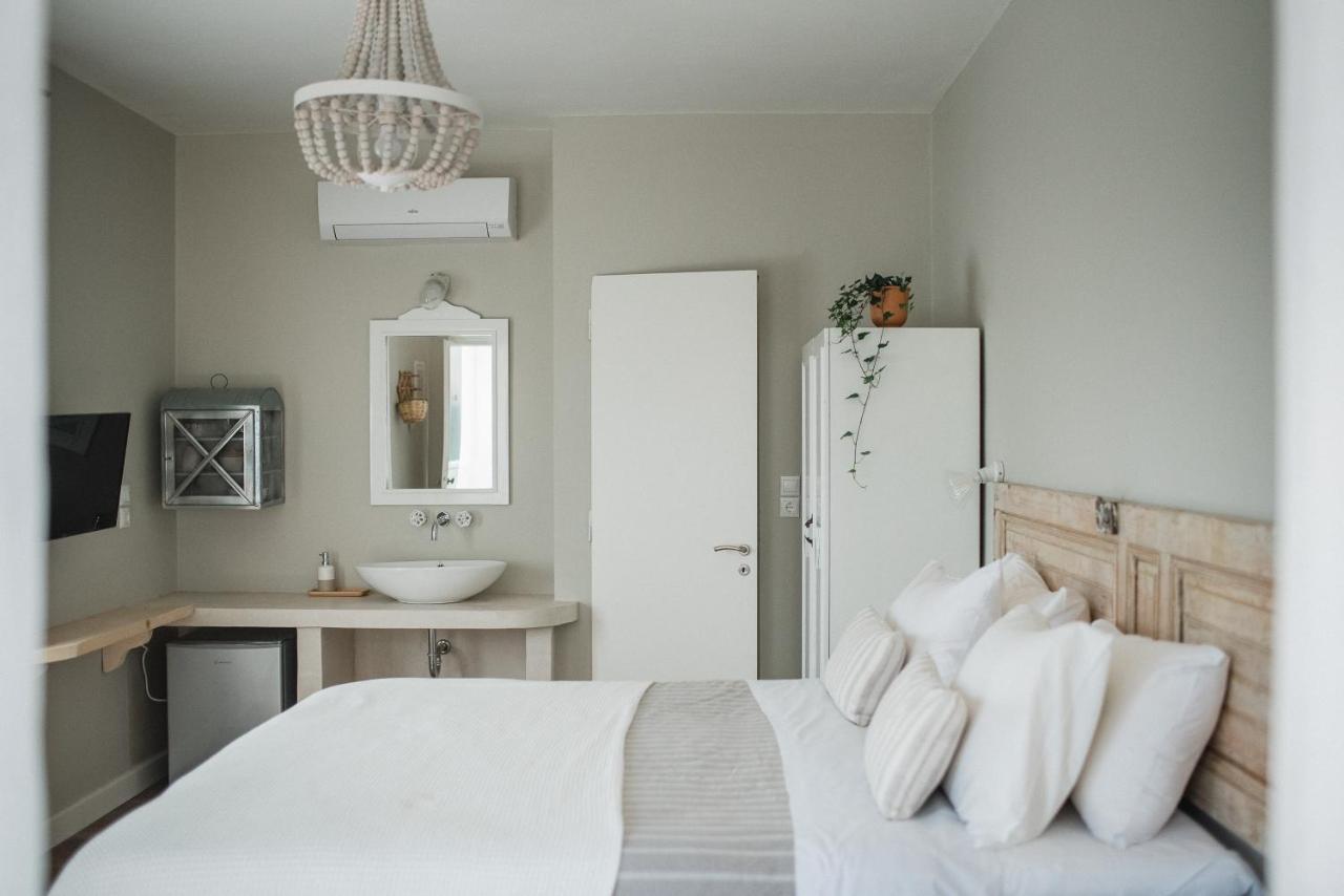 Odyssey Suites Poros Town Zewnętrze zdjęcie