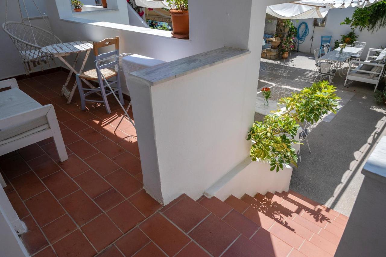 Odyssey Suites Poros Town Zewnętrze zdjęcie