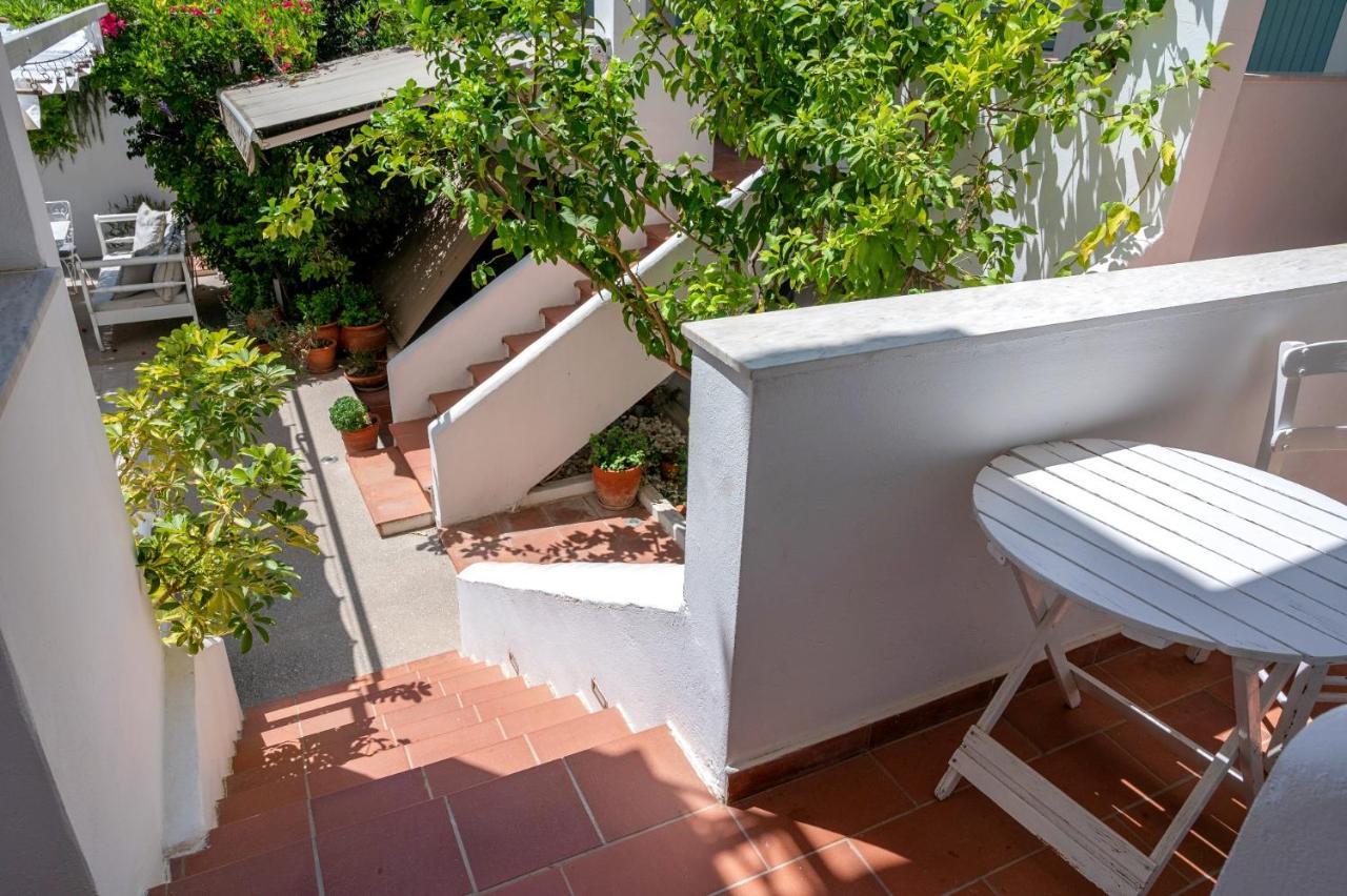 Odyssey Suites Poros Town Zewnętrze zdjęcie
