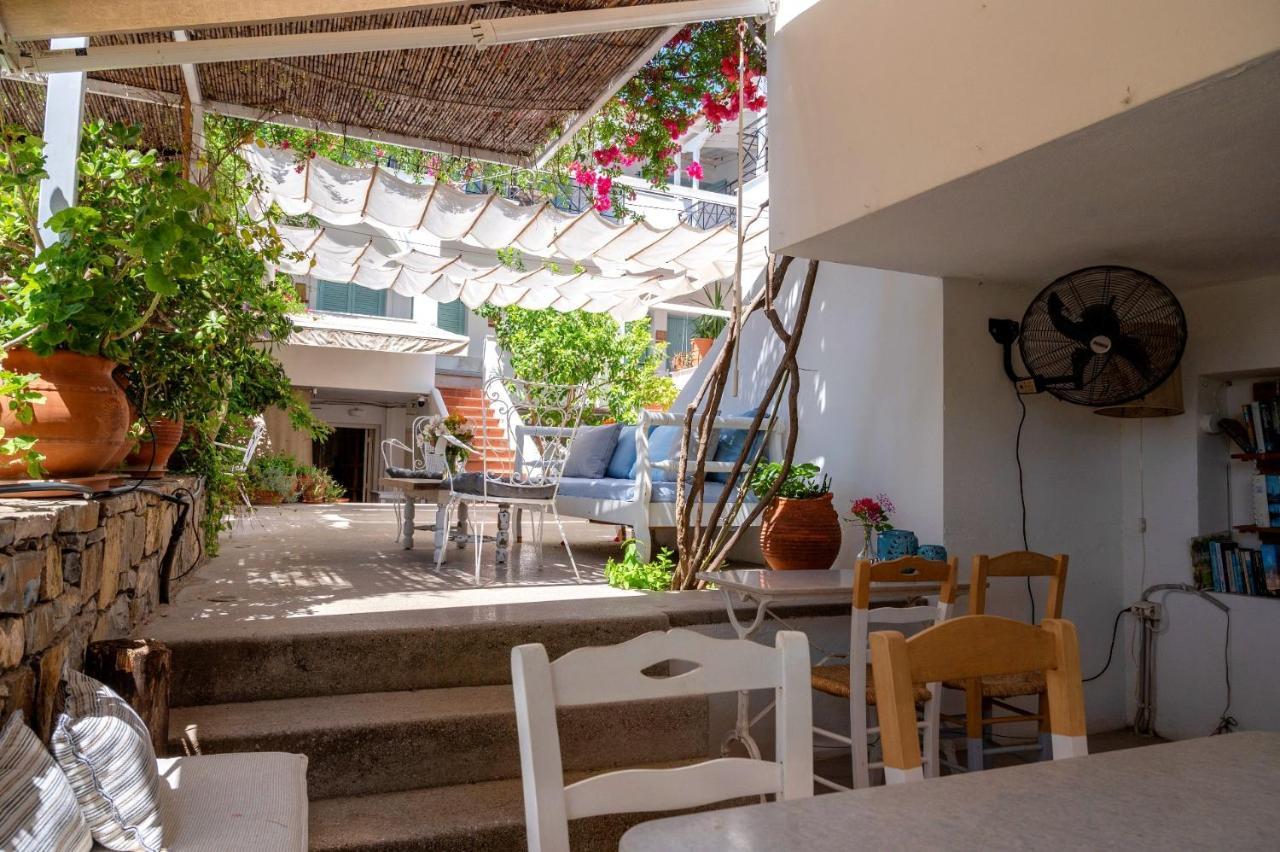 Odyssey Suites Poros Town Zewnętrze zdjęcie