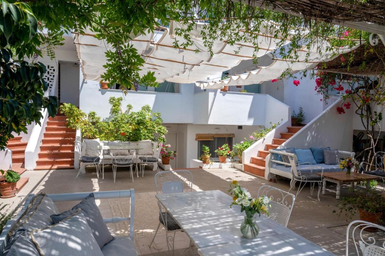 Odyssey Suites Poros Town Zewnętrze zdjęcie