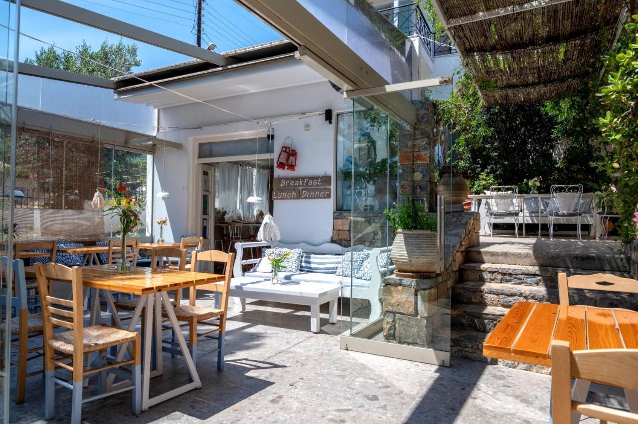 Odyssey Suites Poros Town Zewnętrze zdjęcie