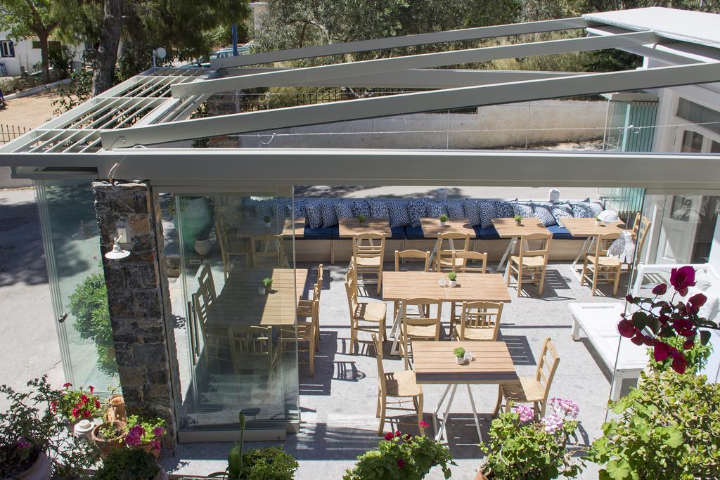 Odyssey Suites Poros Town Zewnętrze zdjęcie