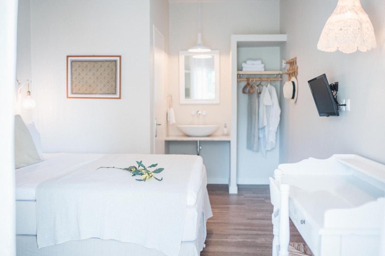 Odyssey Suites Poros Town Zewnętrze zdjęcie
