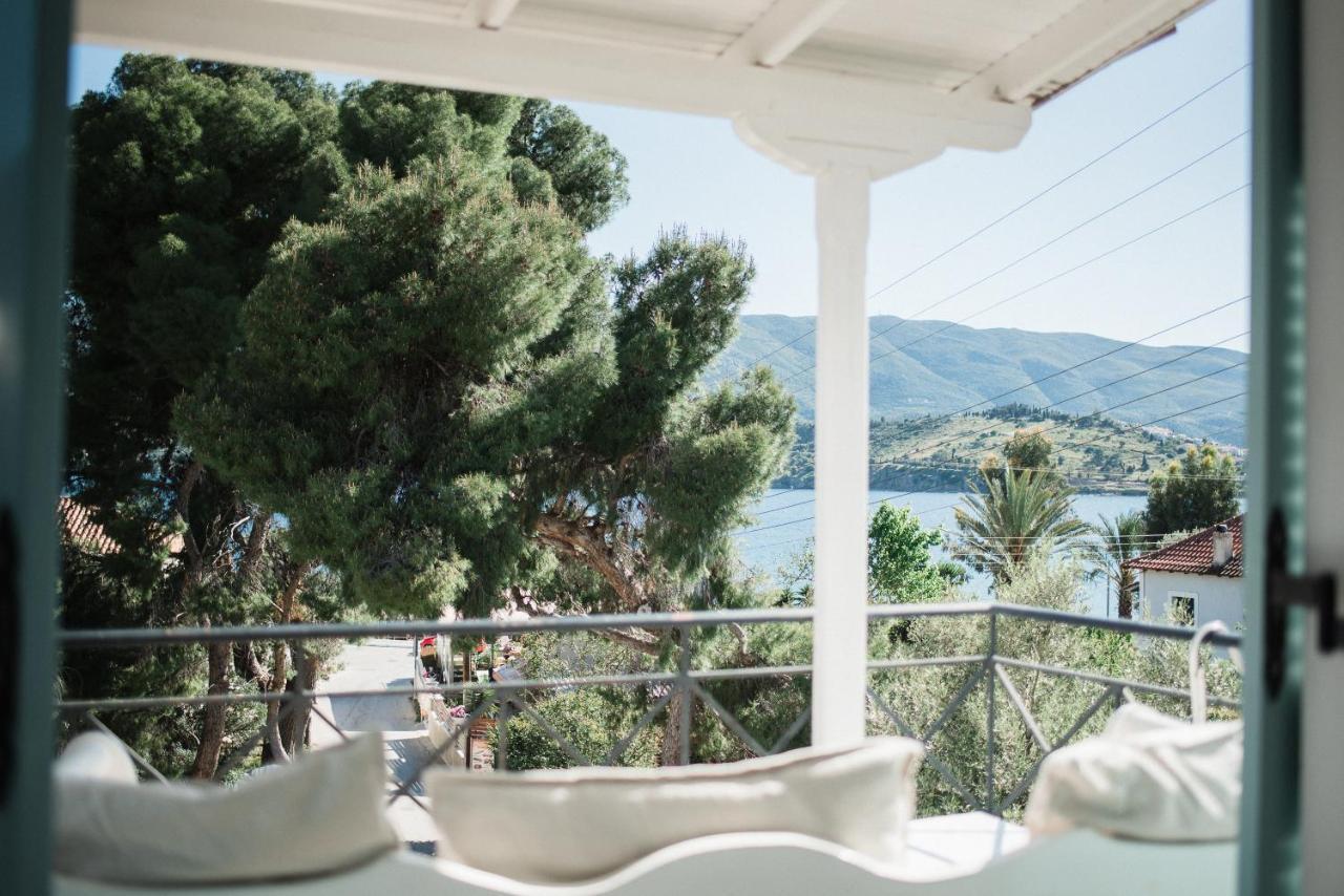 Odyssey Suites Poros Town Zewnętrze zdjęcie